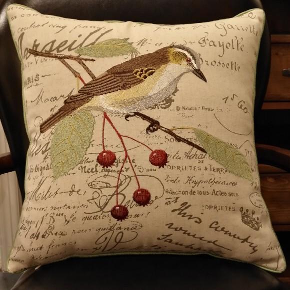 Bird Throw Pillow, Farmhouse Rustic Cushion Cover, Watercolor Songbird Accent Pillow, Nature Inspired Decor, Cozy Living Room Textile, Vintage Avian Art