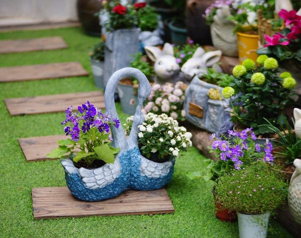 Large Mother and Baby Swans for Garden, Swan Flowerpot, Animal Statue for Garden Courtyard Ornament, Villa Outdoor Decor Gardening Ideas-ArtWorkCrafts.com