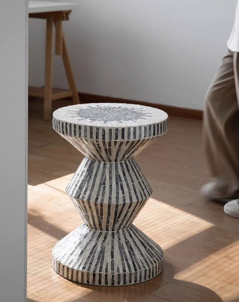 Shell Small Sofa Side Table, Bedside Small Side Table, Portable Casual Side Table, Contemporary Round Side Table, Creative Coffee Table-ArtWorkCrafts.com