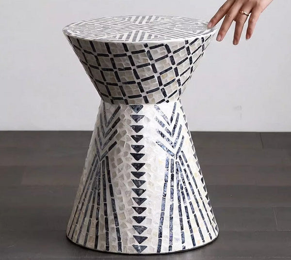Contemporary Round Side Table, Creative Coffee Table, Bedside Small Side Table, Portable Casual Side Table, Shell Small Sofa Side Table-ArtWorkCrafts.com