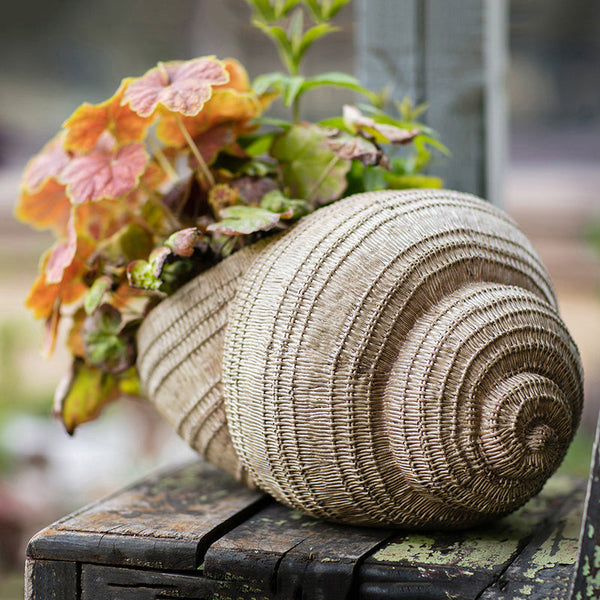Snail Flowerpot for Garden Decoration, Cute Snail Statues, Garden Animal Statues, Unique Modern Garden Sculptures, Creative Villa Outdoor Gardening Ideas-ArtWorkCrafts.com