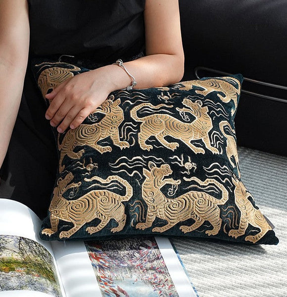 Embroidery Tiger Pattern Pillows for Couch, Contemporary Modern Sofa Pillows, Decorative Throw Pillows for Bedroom, Large Modern Sofa Pillow for Living Room