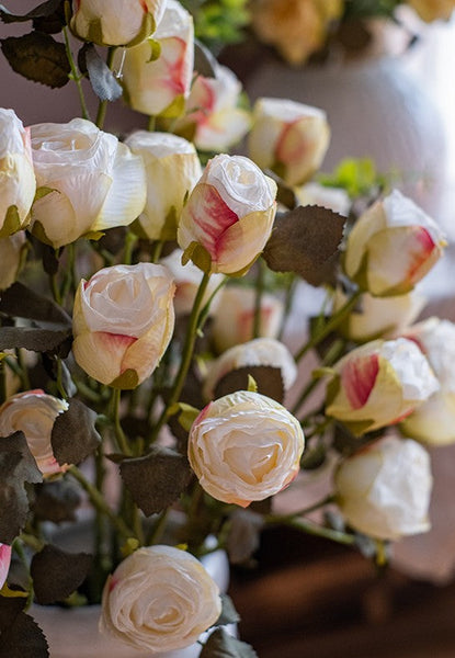Creative Flower Arrangement Ideas for Home Decoration, Wedding Flowers, White Rose Flowers, Artificial Rose Floral for Dining Room Table, Bedroom Flower Arrangement Ideas, Botany Plants-ArtWorkCrafts.com