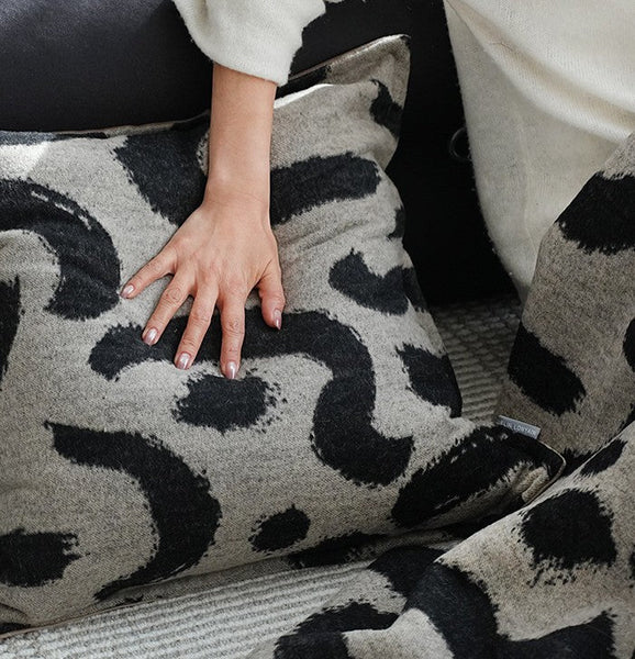 Modern Sofa Pillows for Couch, Contemporary Modern Sofa Pillows, Decorative Throw Pillows for Bedroom, Large Modern Pillow for Bedroom-ArtWorkCrafts.com