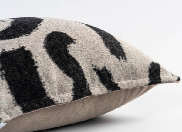 Modern Sofa Pillows for Couch, Contemporary Modern Sofa Pillows, Decorative Throw Pillows for Bedroom, Large Modern Pillow for Bedroom-ArtWorkCrafts.com