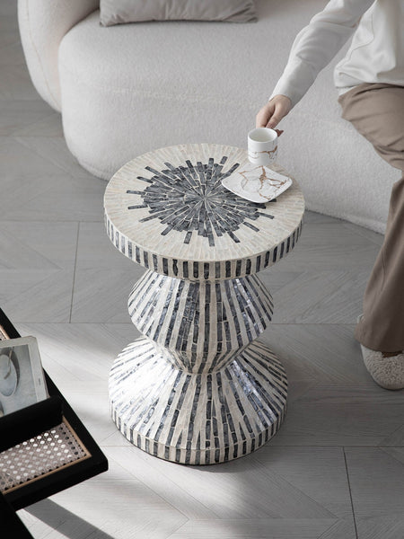 Bedside Small Side Table, Portable Casual Side Table, Shell Small Sofa Side Table, Contemporary Round Side Table, Creative Coffee Table-ArtWorkCrafts.com