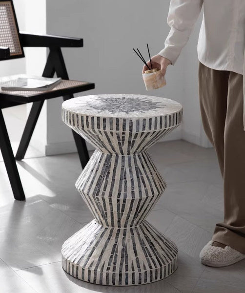 Shell Small Sofa Side Table, Bedside Small Side Table, Portable Casual Side Table, Contemporary Round Side Table, Creative Coffee Table-ArtWorkCrafts.com